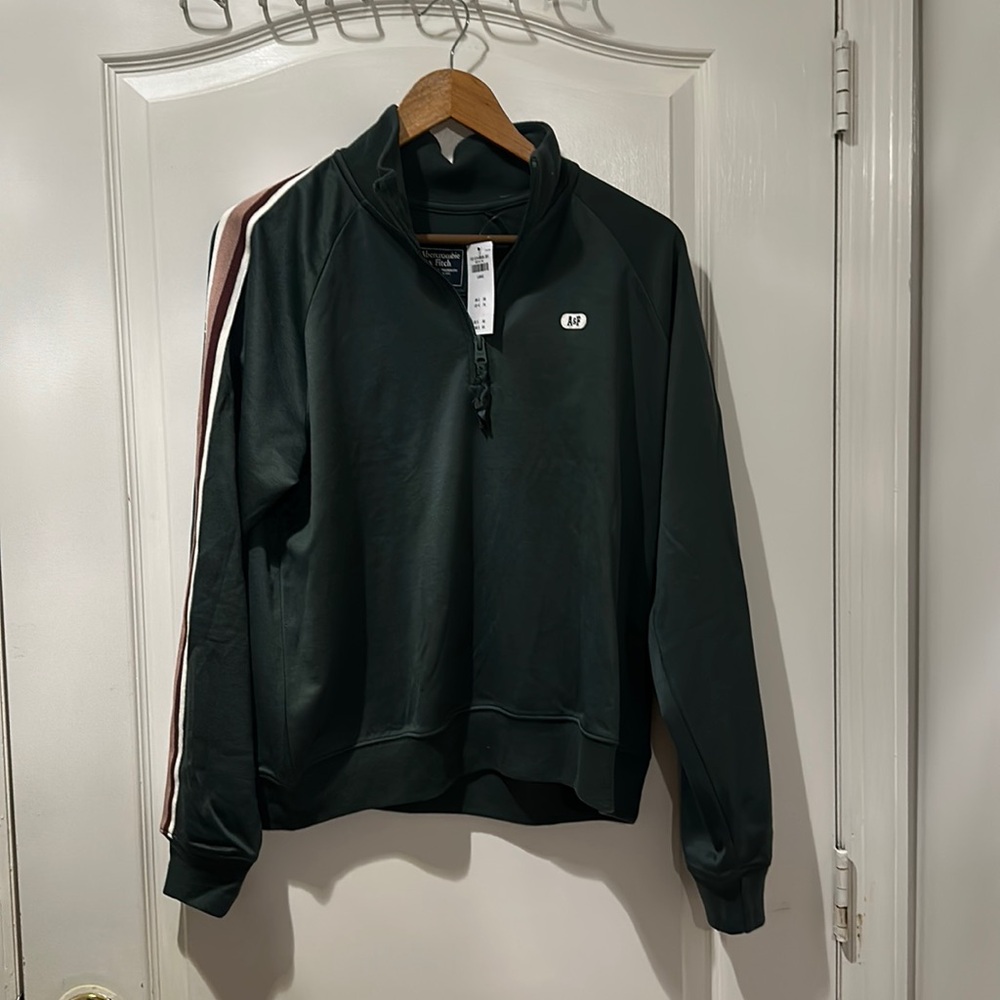 Abercrombie & Fitch sweater